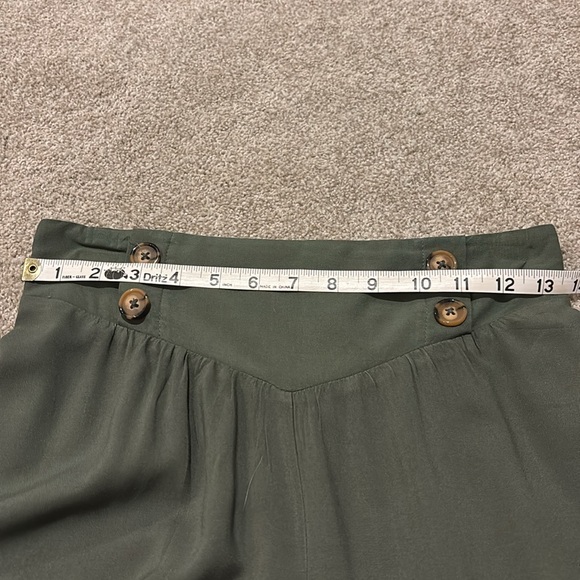 Olive green widely cropped pants by Live to be Spoiled, size small - Picture 6 of 7